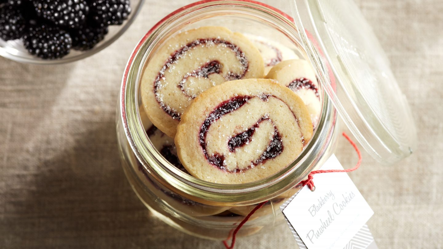 Rouleaux de cannelle aux mûres, Rouleau de cannelle aux mûres, Recette de cuisson pour brioches à la cannelle