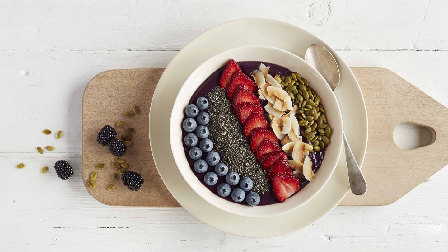 Recette de bol de smoothie aux graines de chia bailicieuses