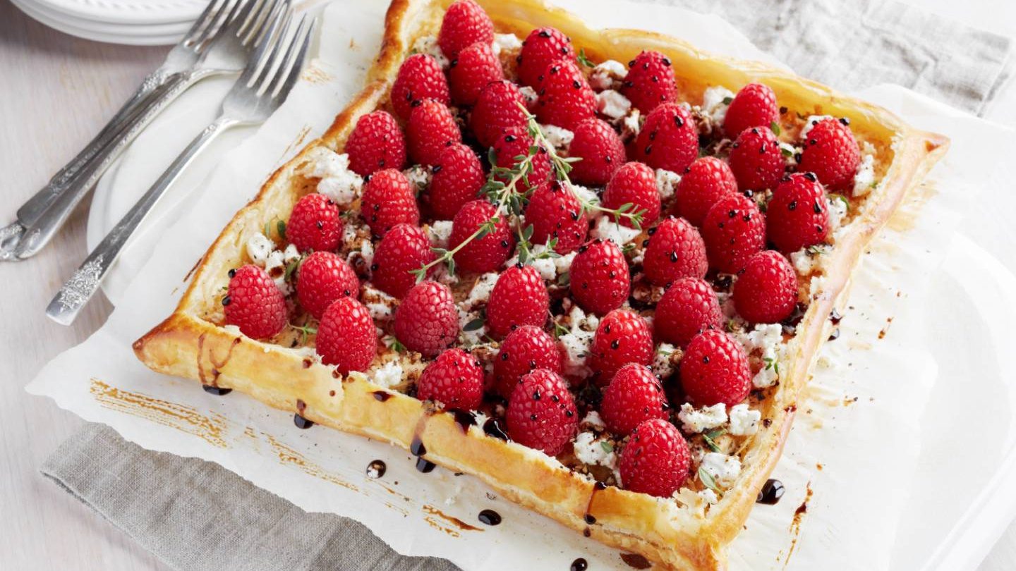 Gâteau au fromage avec framboises