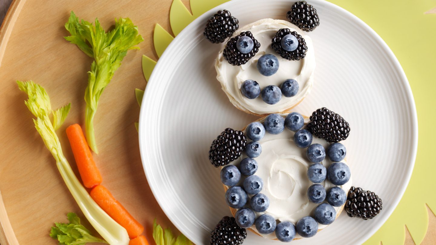 Recette du Bagel Panda aux Fruits rouges Driscolls