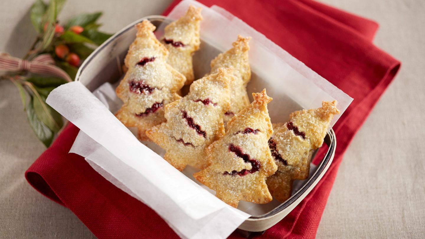 Mini tartes aux fruits rouges en forme de sapin de Noël