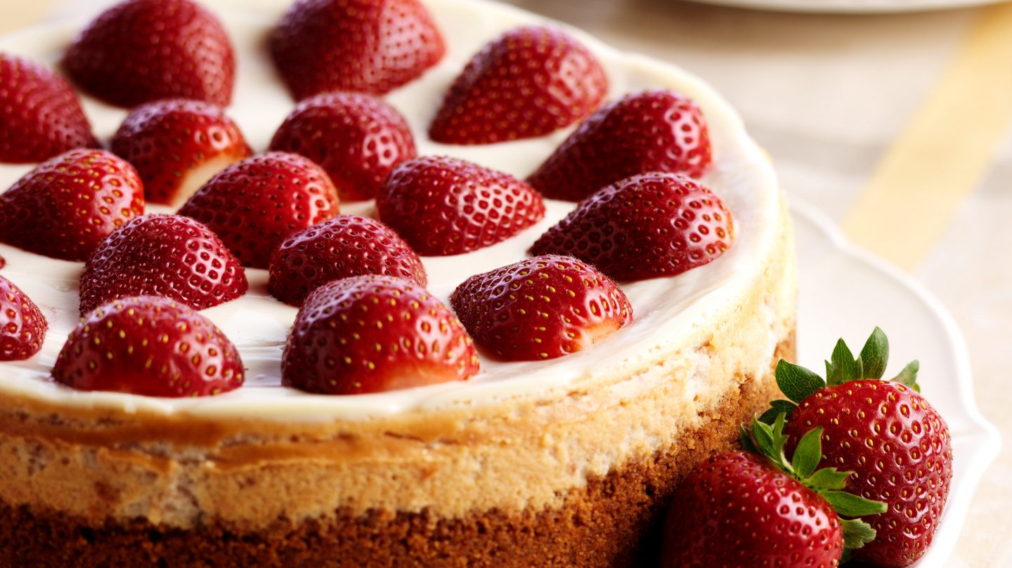 Classic strawberry Cheesecake