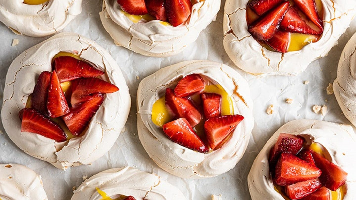 Caillé de dessert aux fraises Pavlova