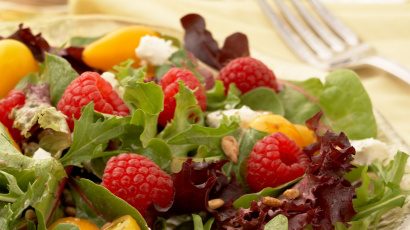 Salade de fromage de chèvre aux framboises