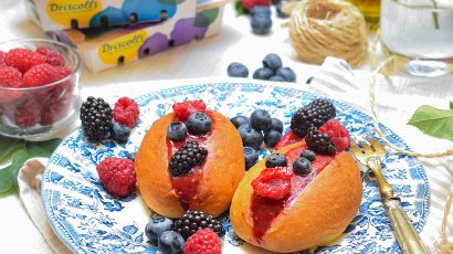 Brioches avec sorbet fruits rouges