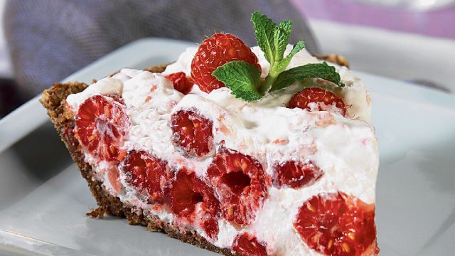 Easy raspberry cheesecake