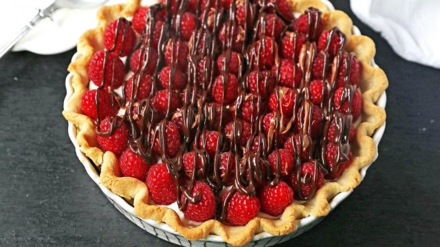 Easy Raspberry Almond Cream Cheese Pie