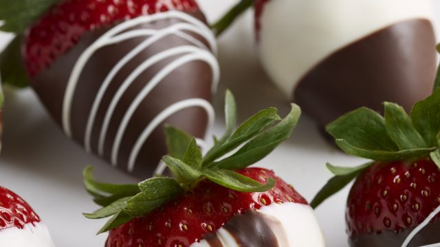 Black & White Chocolate Covered Strawberries